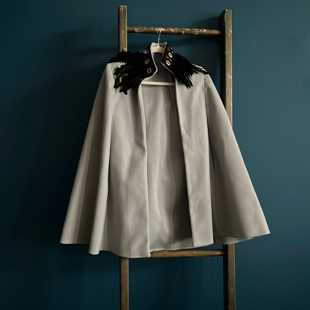 Adorable Feather Collar Cape